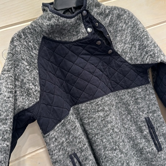 Abercrombie Sweater size Small - Picture 2 of 5